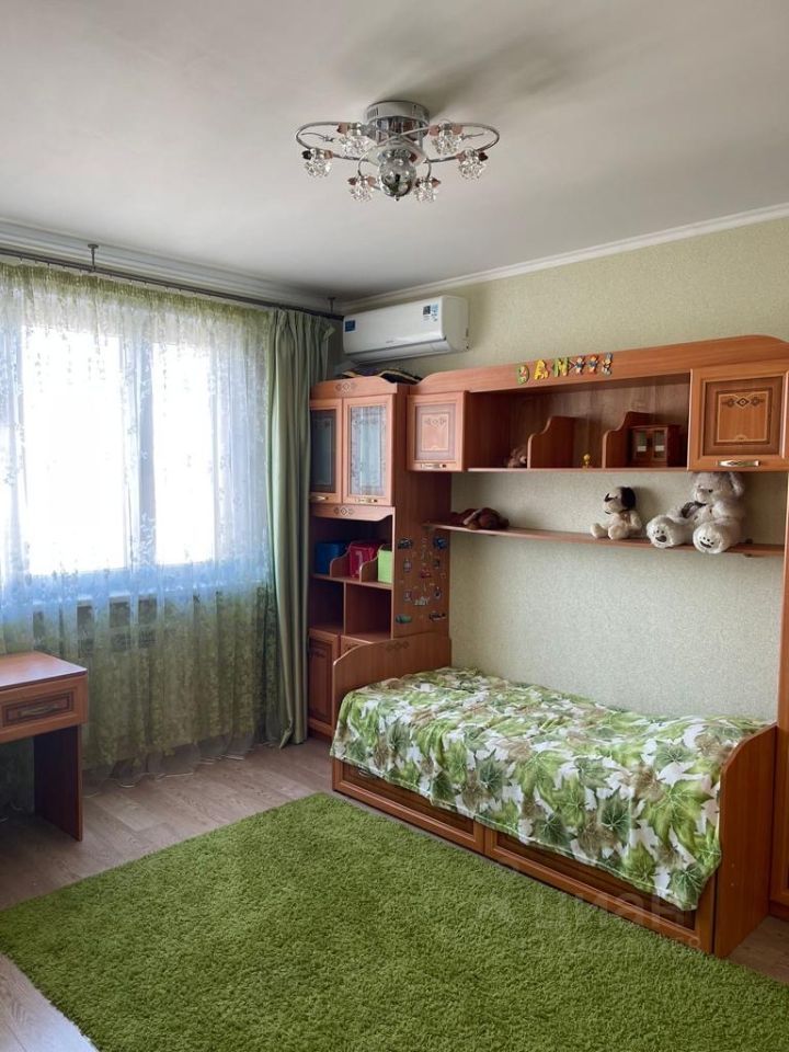 m. Nekrasovka: Apartment, 3-rooms