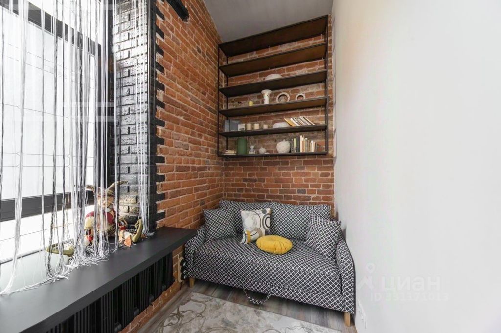 m. Kuznetsky most: Apartment, 3-rooms