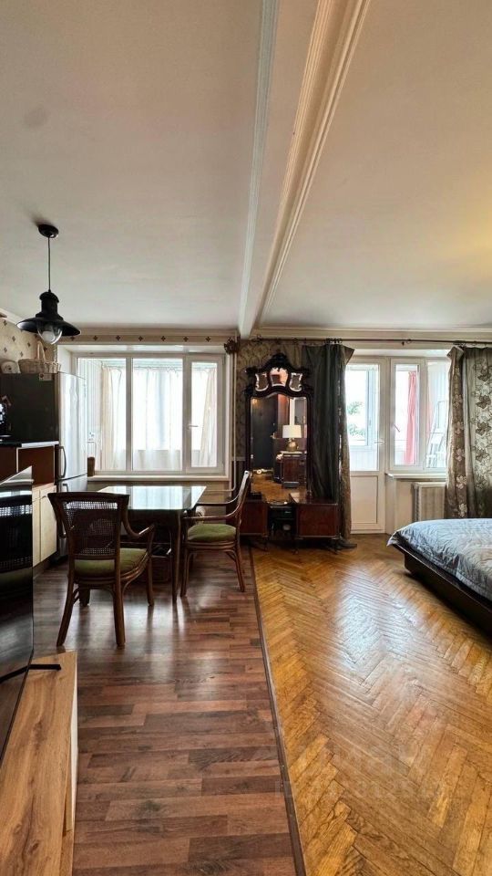 m. Maryina Roscha: Apartment, studio