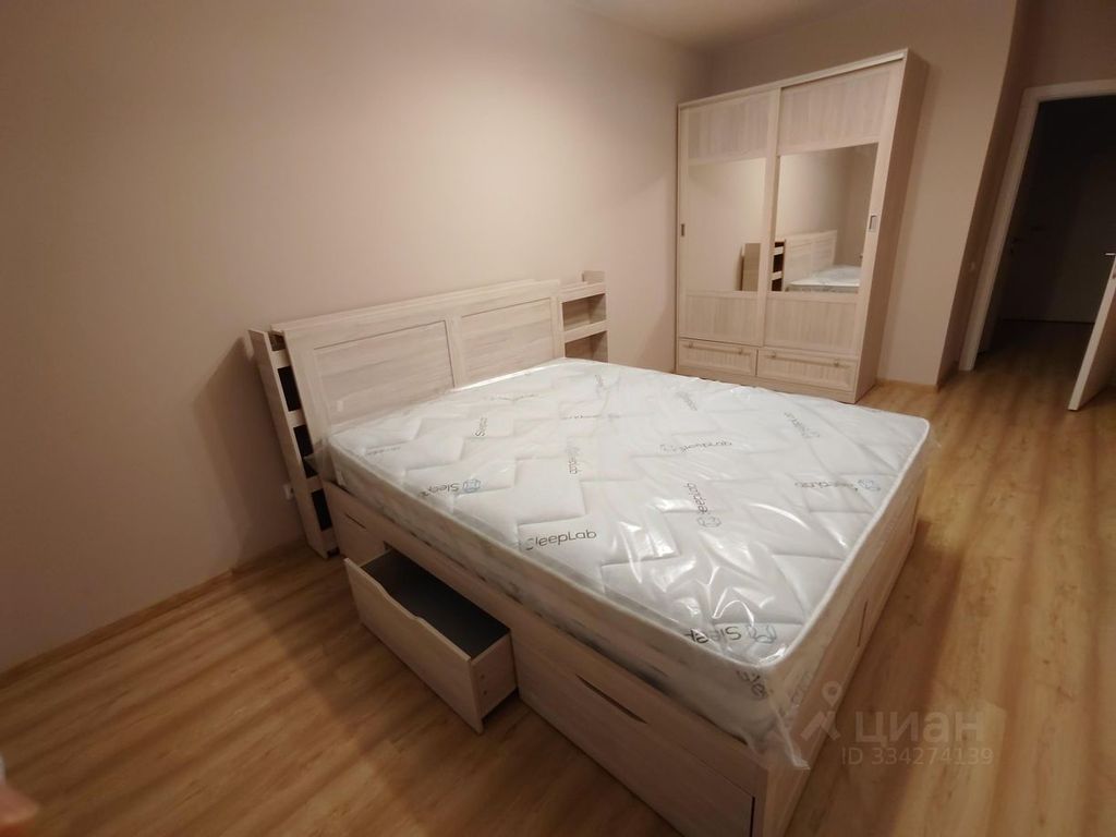 m. Pyatnitskoe shosse: Apartment, 2-rooms