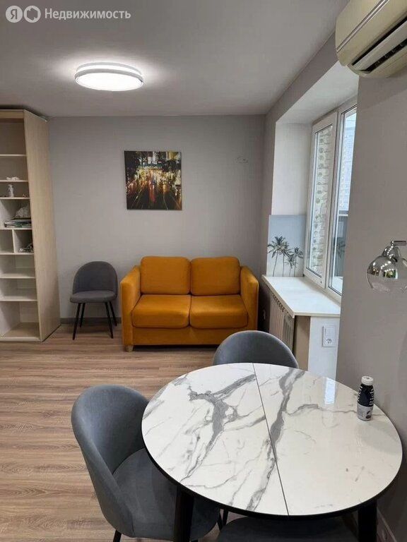 m. Shelepikha: Apartment, studio
