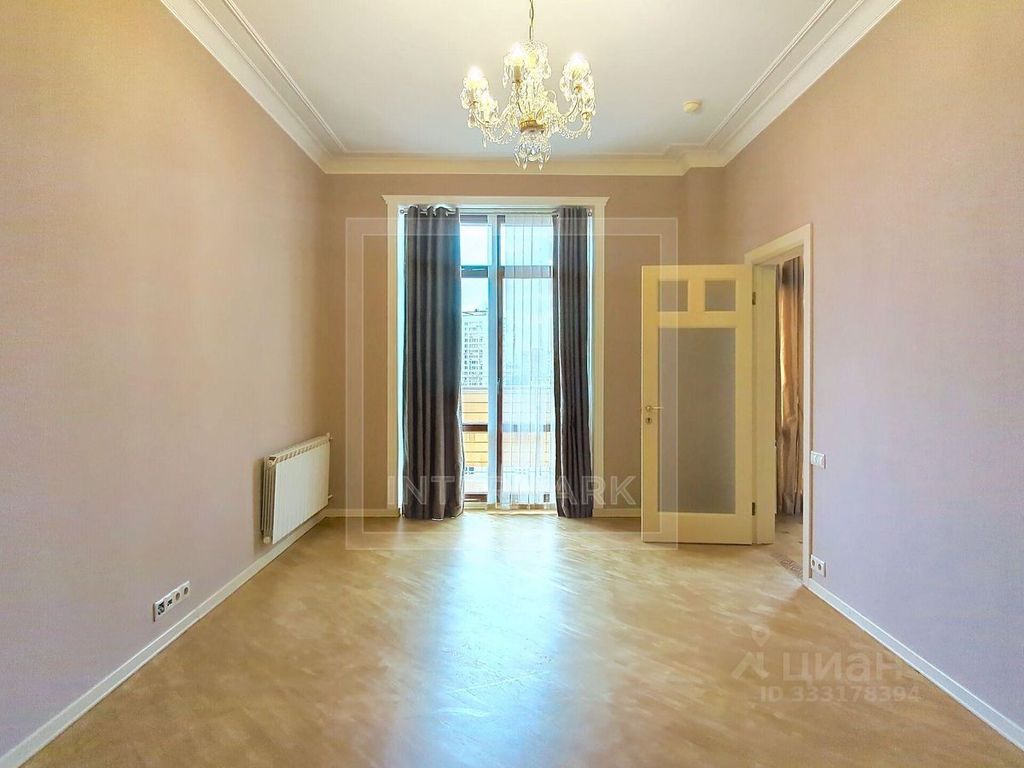 m. Mayakovskaya: Apartment, 4-rooms