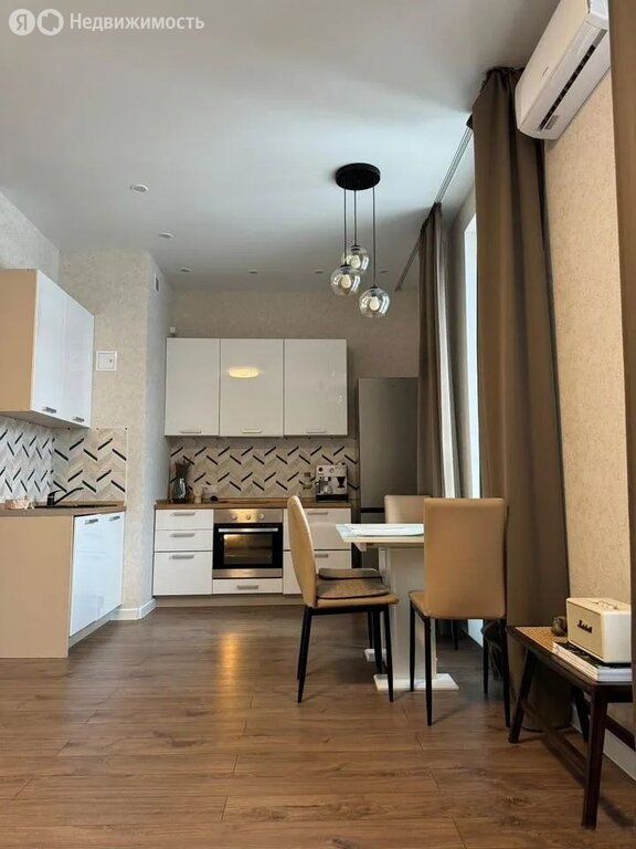 m. Shelepikha: Apartment, studio