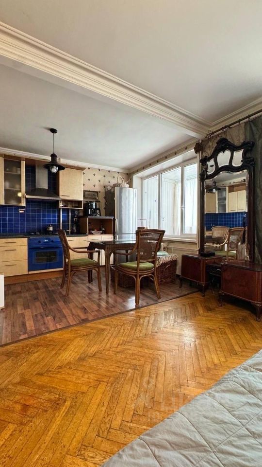 m. Maryina Roscha: Apartment, studio