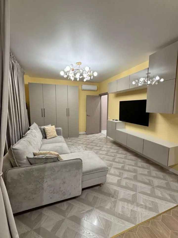 m. ZIL: Apartment, 2-rooms