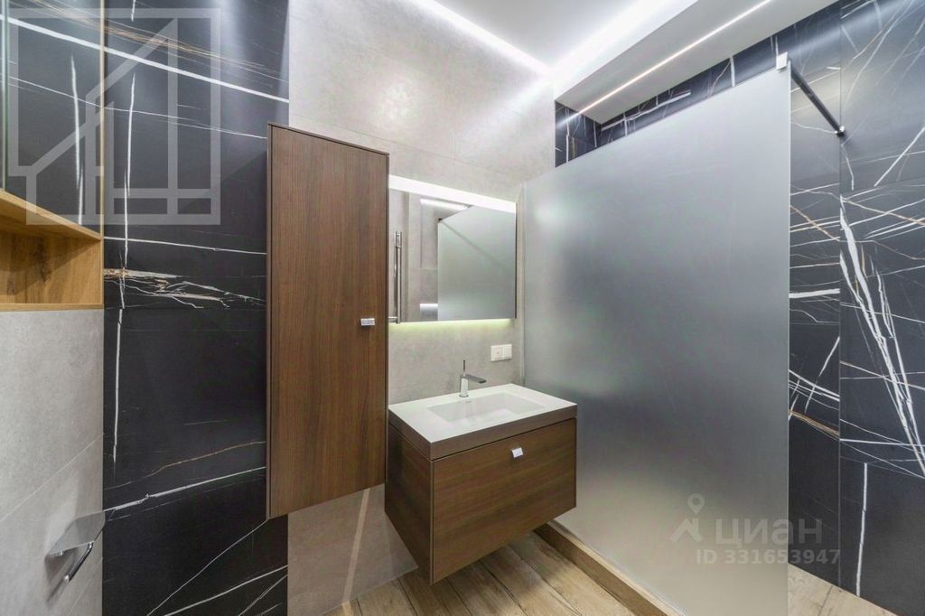 m. Aminyevskaya: Apartment, 3-rooms