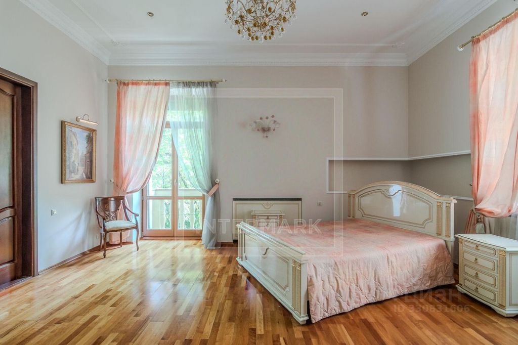m. Mayakovskaya: Apartment, 3-rooms