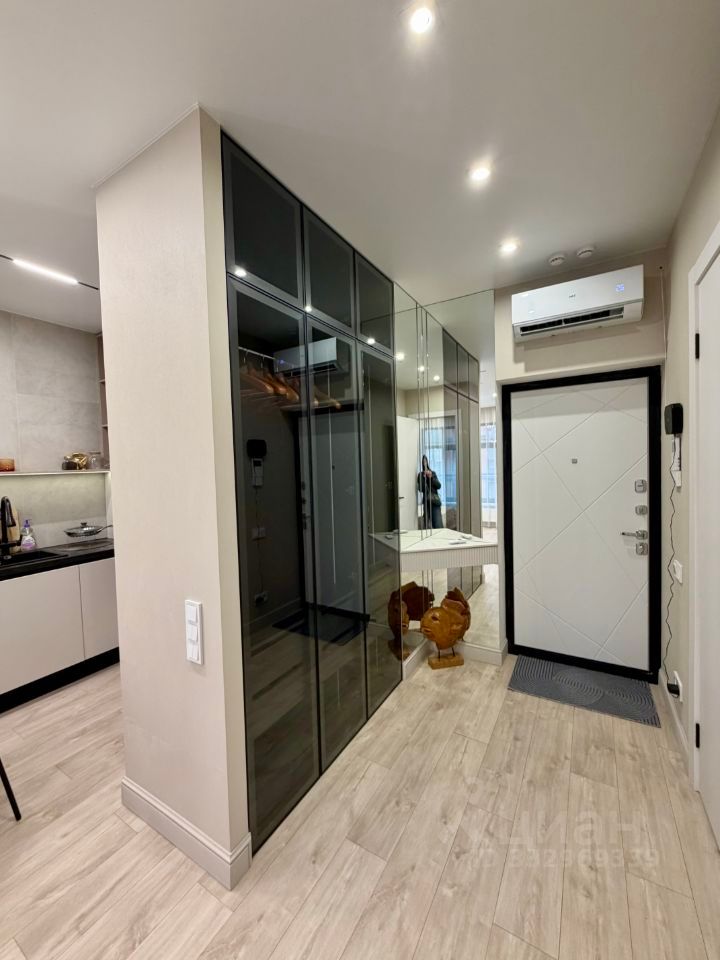 m. ZIL: Apartment, 1-rooms