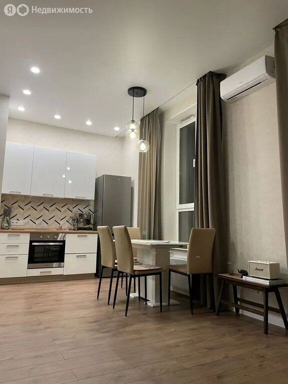 m. Shelepikha: Apartment, studio