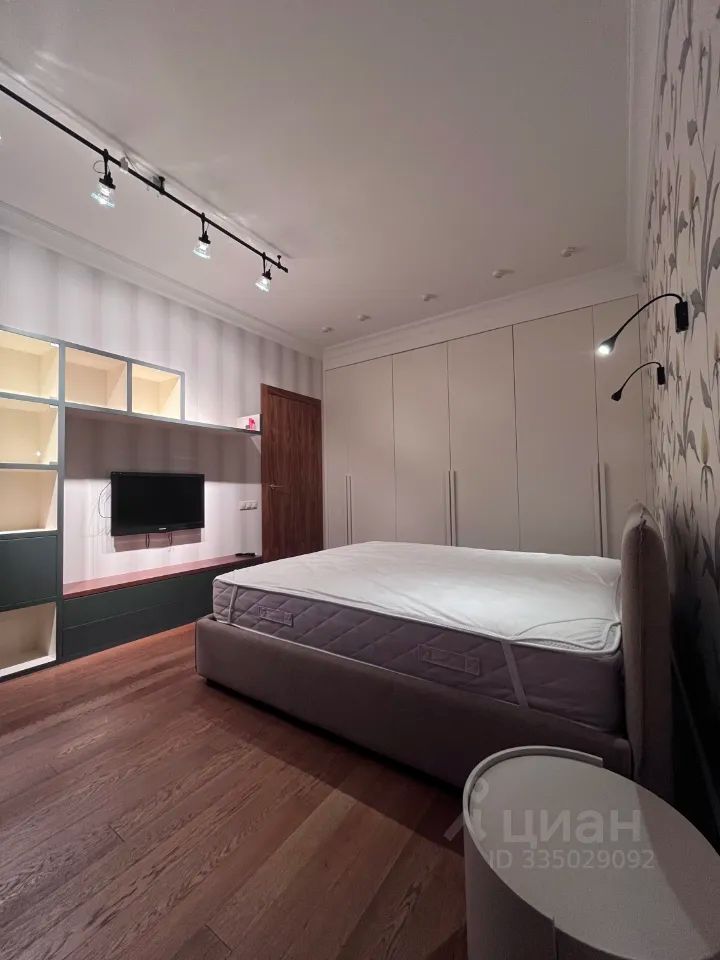 m. Kakhovskaya: Apartment, 2-rooms