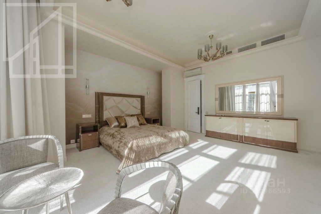 m. Mayakovskaya: Apartment, 4-rooms