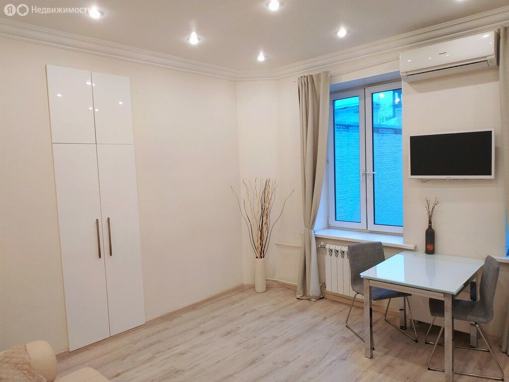 m. Mayakovskaya: Apartment, 2-rooms