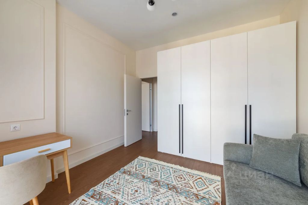 m. ZIL: Apartment, 2-rooms