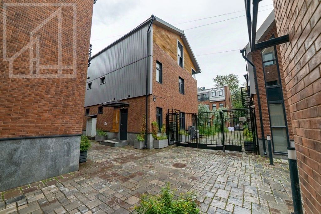m. Aeroport: Apartment, 5-rooms