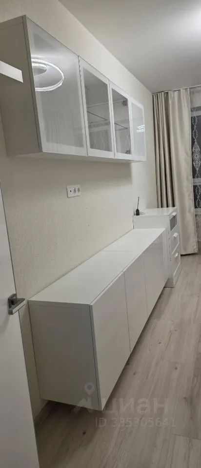 m. Lukhmanovskaya: Apartment, 1-rooms