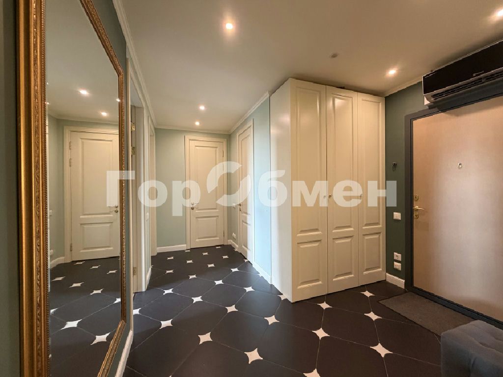 m. Annino: Apartment, 3-rooms