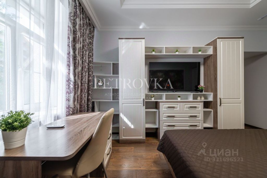 m. Tverskaya: Apartment, 2-rooms