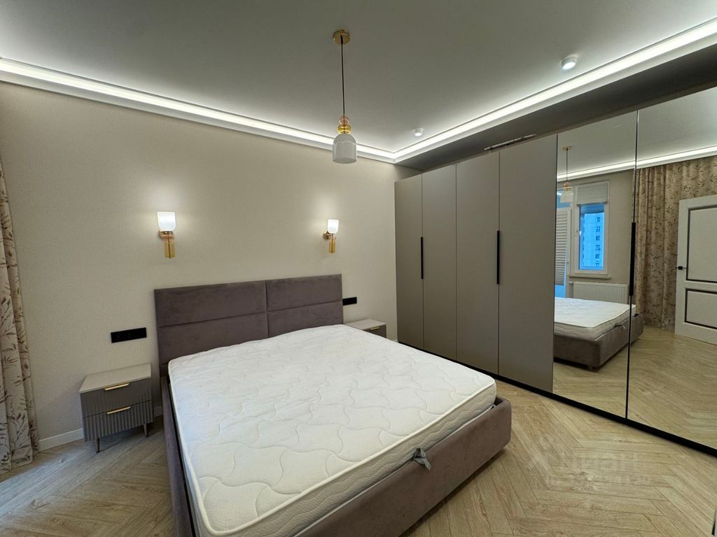 m. Oktyabrskoe pole: Apartment, 2-rooms