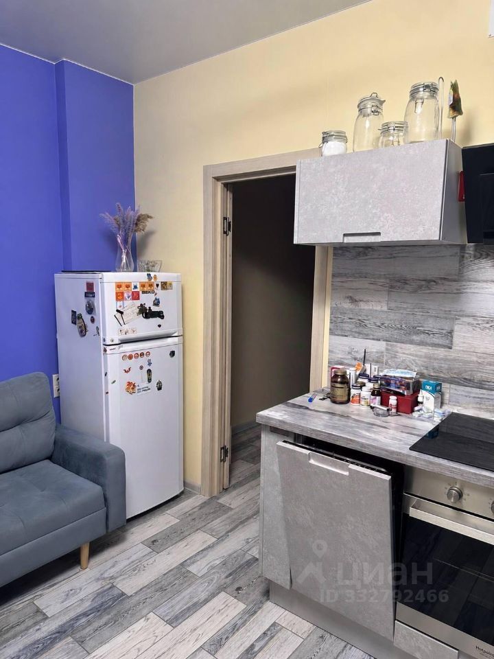 m. Lukhmanovskaya: Apartment, 1-rooms