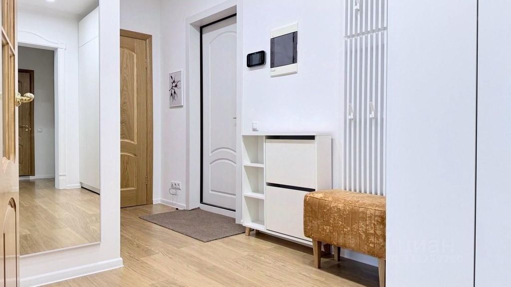 m. Yugo-Zapadnaya: Apartment, 2-rooms