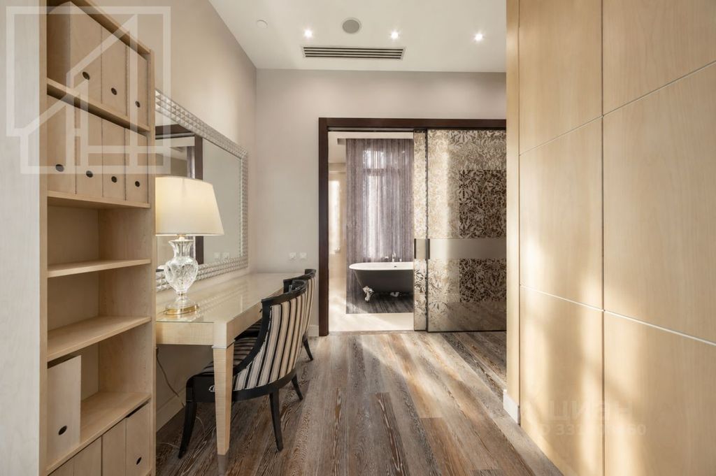 m. Delovoy tsentr: Apartment, 2-rooms