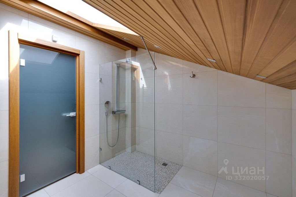 m. Barrikadnaya: Apartment, 3-rooms