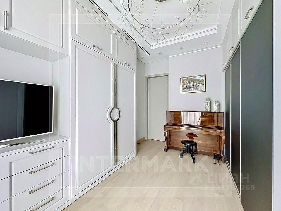 m. Novokuznetskaya: Apartment, 4-rooms