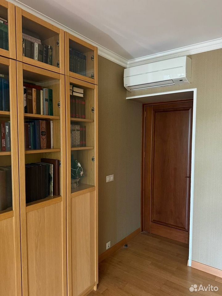 m. Kropotkinskaya: Apartment, 2-rooms