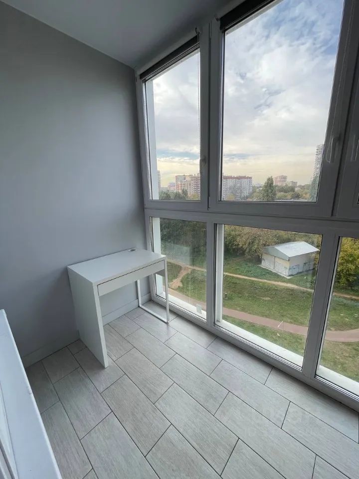 m. Lukhmanovskaya: Apartment, 1-rooms
