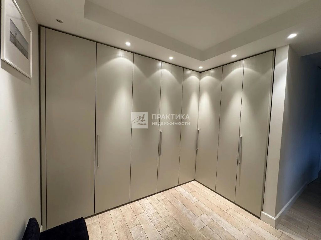 m. Ulitsa 1905 goda: Apartment, 3-rooms