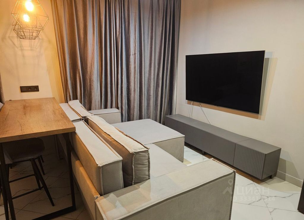 m. Lukhmanovskaya: Apartment, 2-rooms