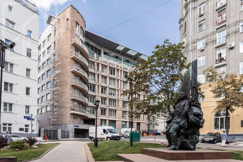 m. Okhotny ryad: Apartment, 4-rooms