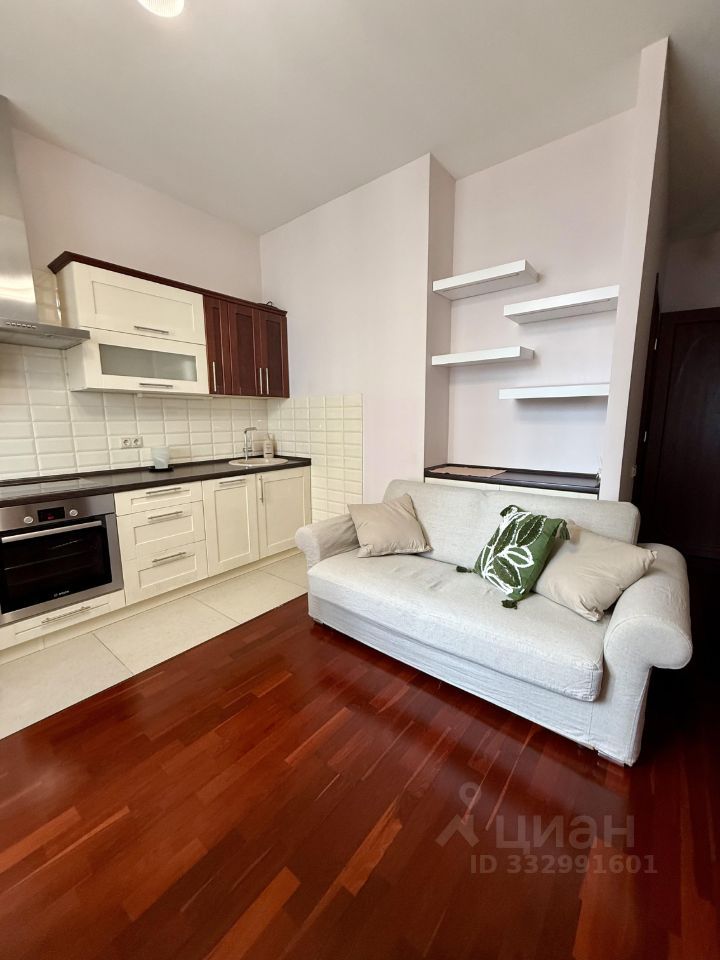 m. Narodnoe Opolchenie: Apartment, 2-rooms