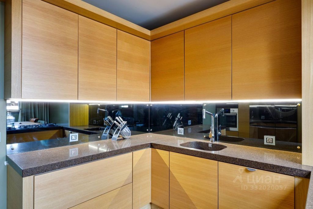 m. Barrikadnaya: Apartment, 3-rooms