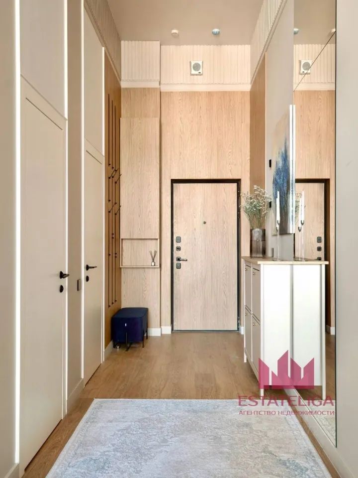 m. Verkhnie Kotly: Apartment, 3-rooms