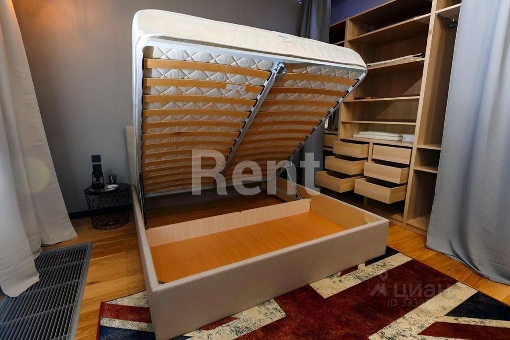 m. ZIL: Apartment, 2-rooms