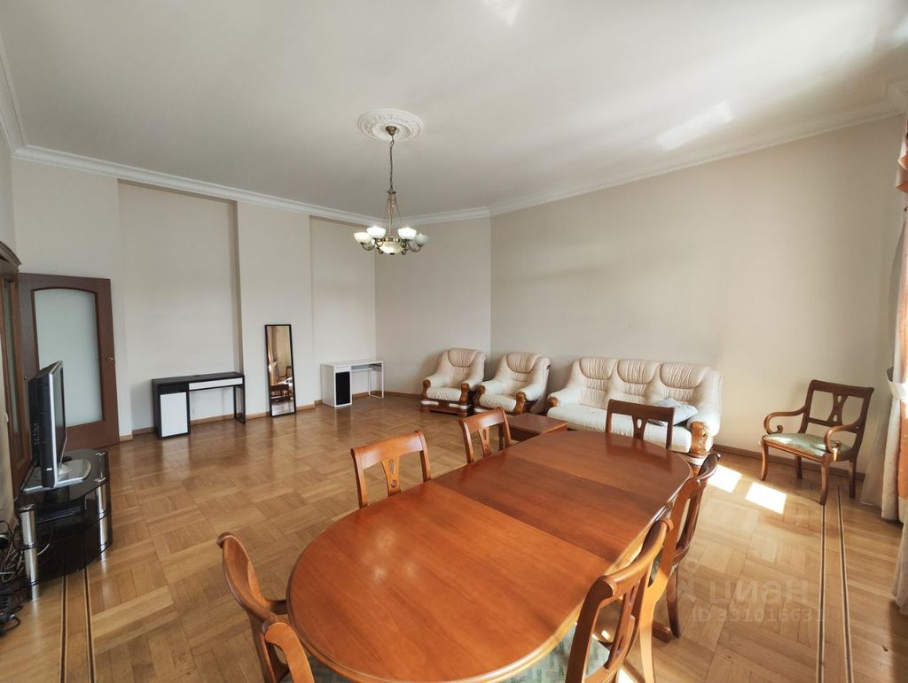 m. Lubyanka: Apartment, 3-rooms