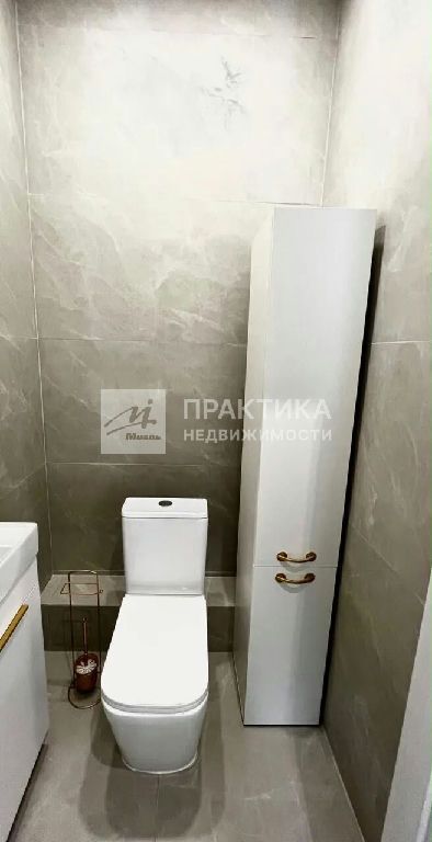 m. ZIL: Apartment, 2-rooms