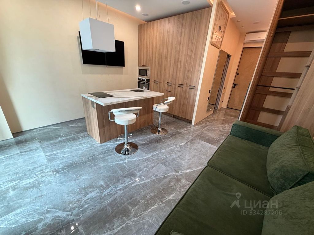 m. Maryina Roscha: Apartment, studio