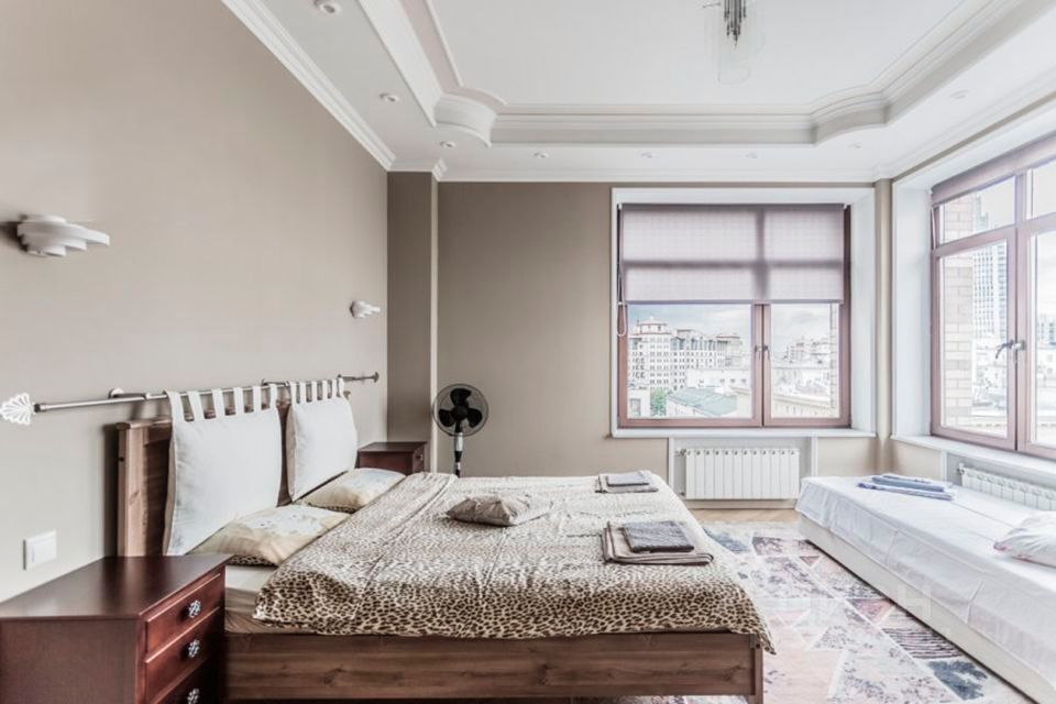m. Mayakovskaya: Apartment, 4-rooms