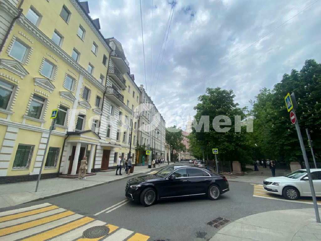 m. Barrikadnaya: Apartment, 3-rooms