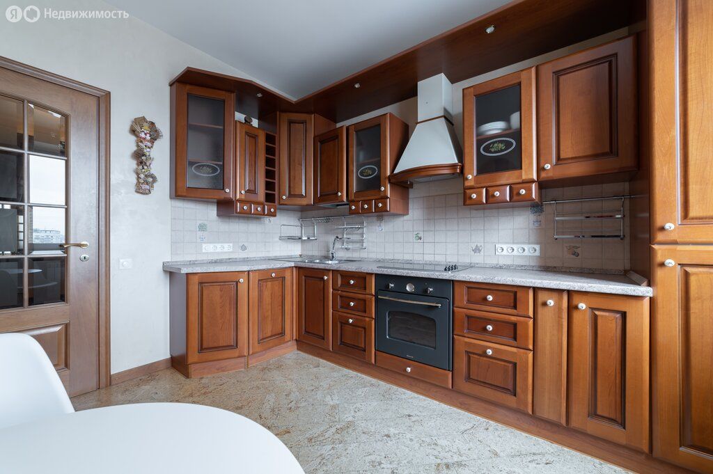 m. Polyanka: Apartment, 2-rooms