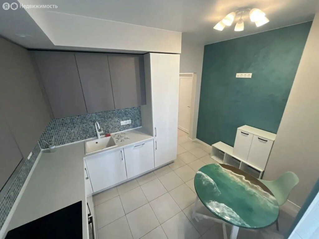 m. ZIL: Apartment, 1-rooms