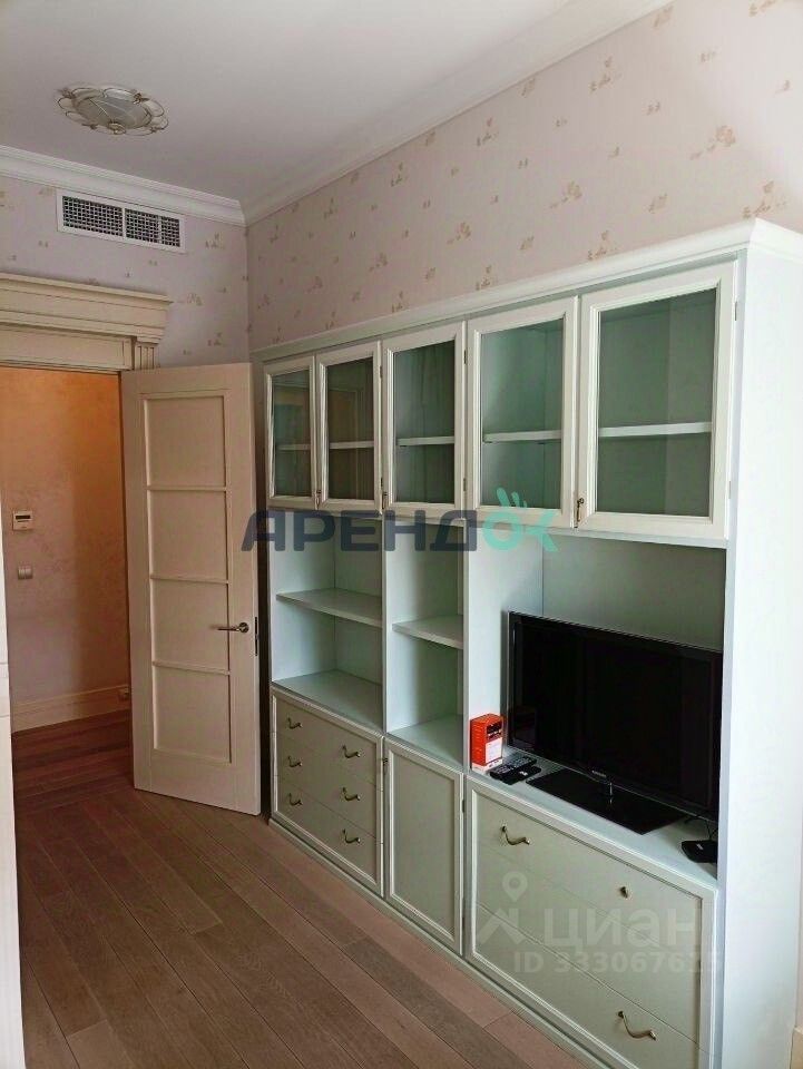 m. Trubnaya: Apartment, 4-rooms