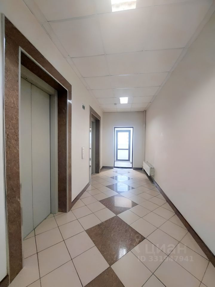 m. Yugo-Zapadnaya: Apartment, 3-rooms