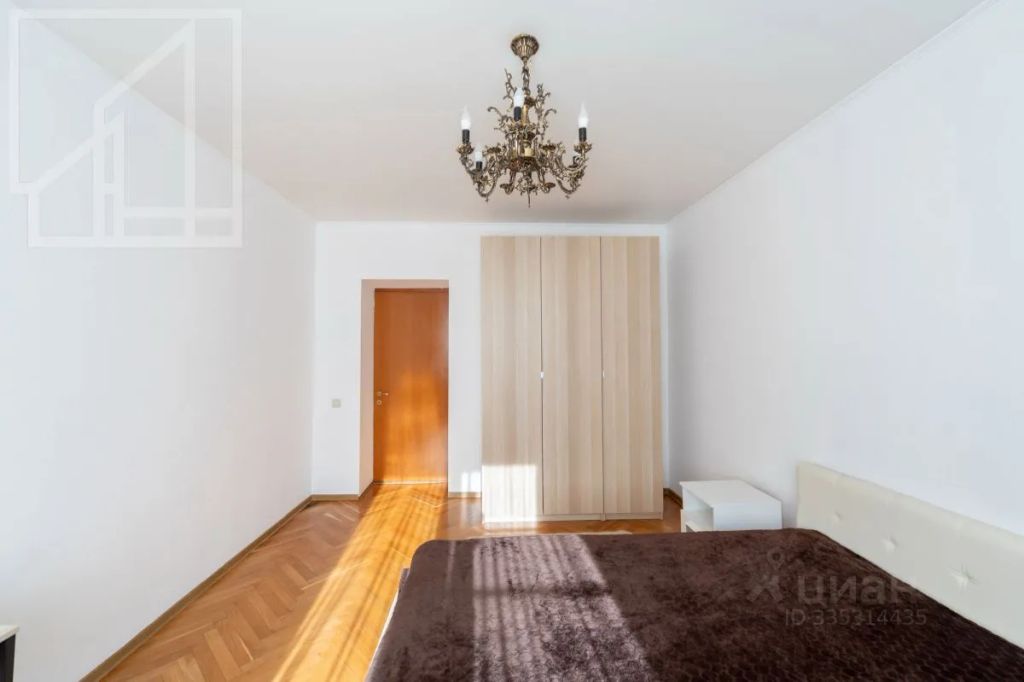 m. Smolenskaya: Apartment, 3-rooms