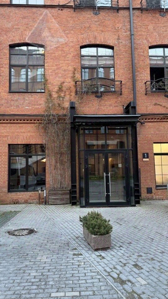 m. Verkhnie Kotly: Apartment, 3-rooms