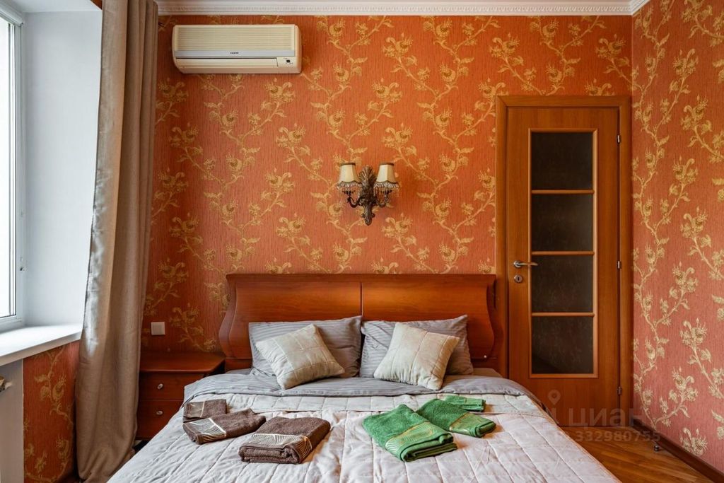 m. Ulitsa 1905 goda: Apartment, 2-rooms