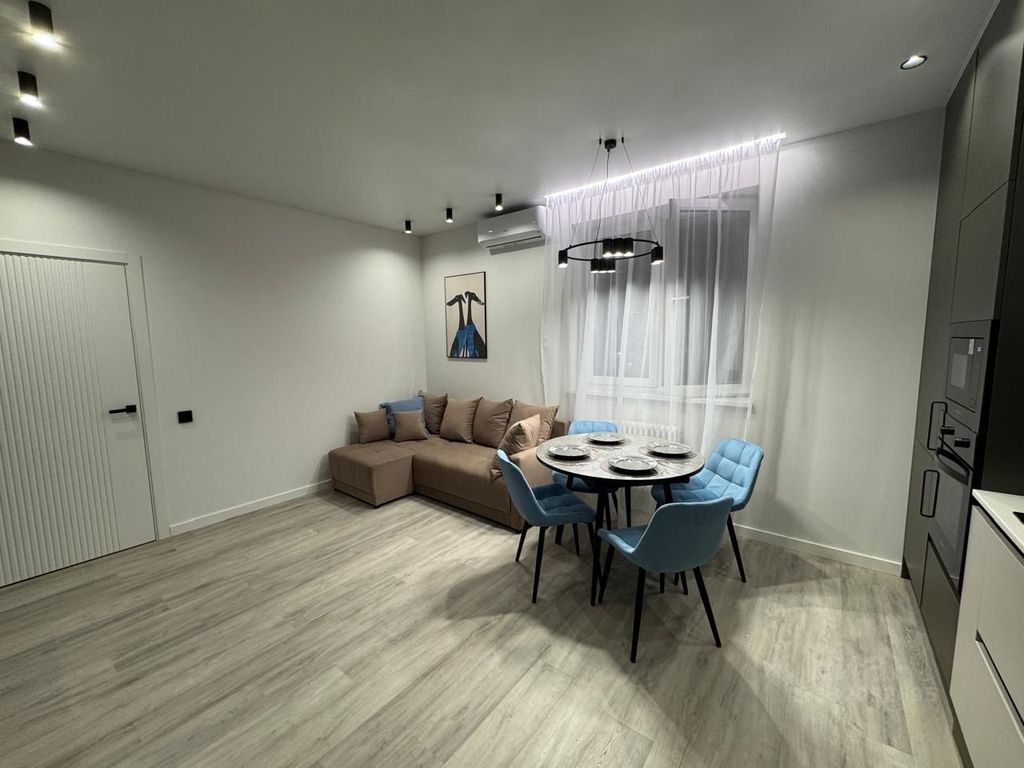 m. Pavshino: Apartment, 2-rooms