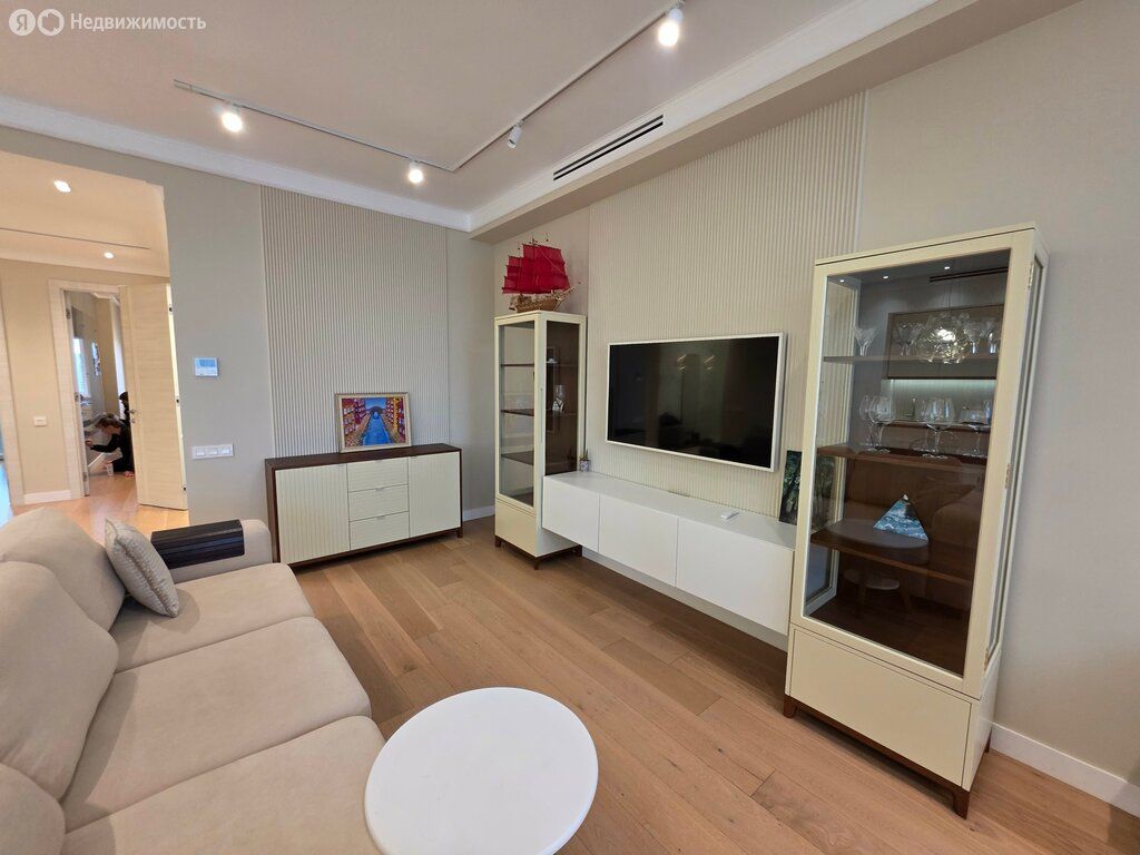 m. Spartak: Apartment, 3-rooms